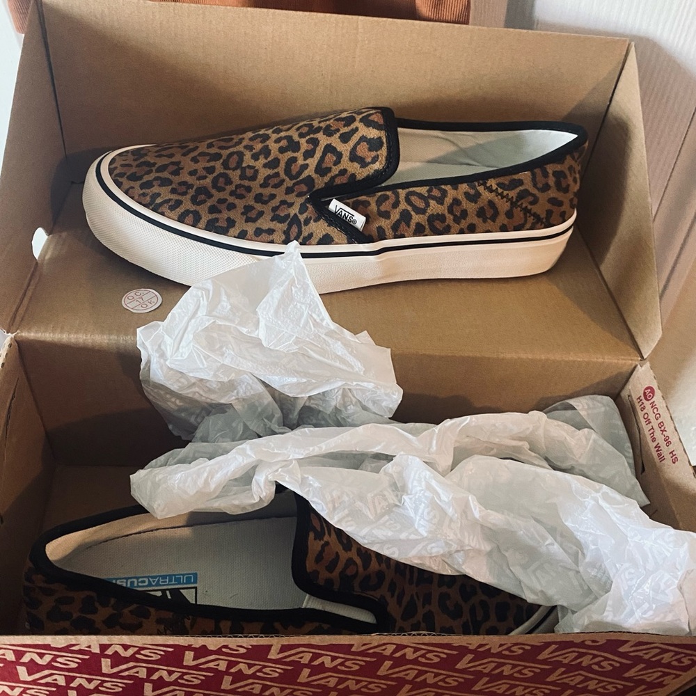 Size 11 womens animal print vans
